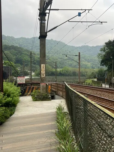 新北市三貂嶺站：平溪線一日遊。午餐寬哥那裡。來平日的瑞芳吃個義大利麵過個悠遊的下午