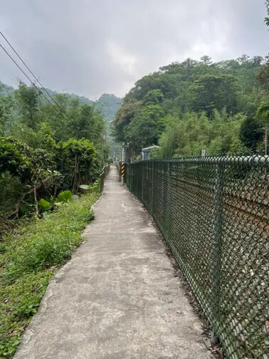 新北市三貂嶺站：平溪線一日遊。午餐寬哥那裡。來平日的瑞芳吃個義大利麵過個悠遊的下午