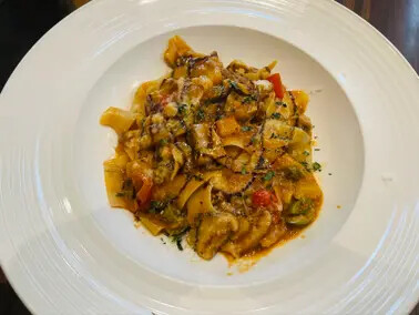 新北市三貂嶺站：平溪線一日遊。午餐寬哥那裡。來平日的瑞芳吃個義大利麵過個悠遊的下午