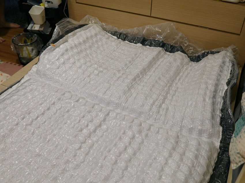 Emma床墊防塵蟎開箱｜德國Hybrid獨立筒＋免運送到家。