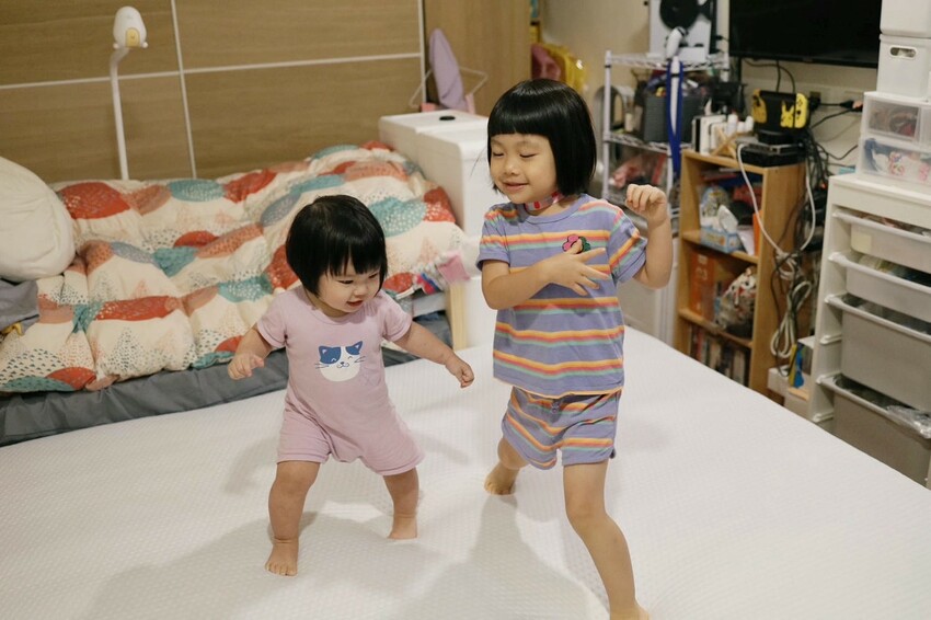 Emma床墊防塵蟎開箱｜德國Hybrid獨立筒＋免運送到家。