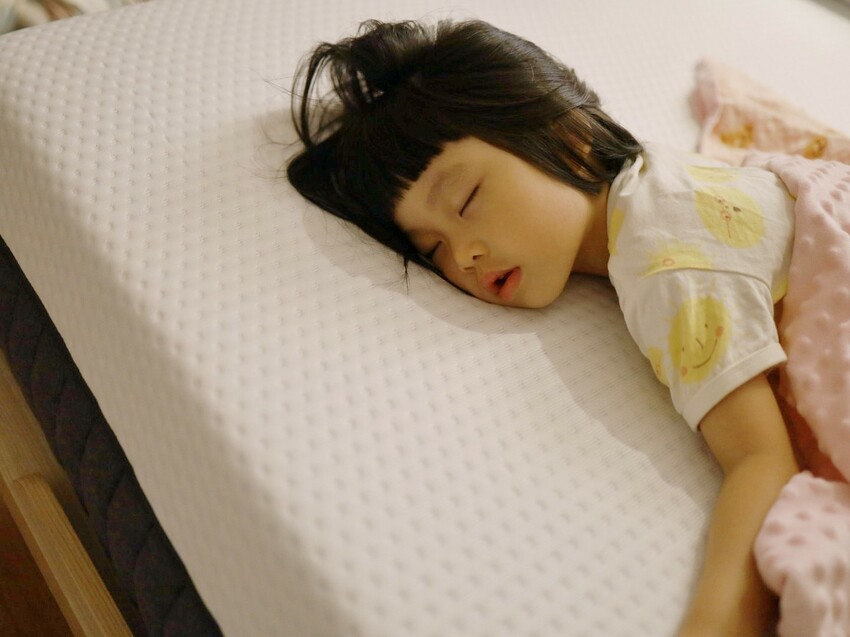 Emma床墊防塵蟎開箱｜德國Hybrid獨立筒＋免運送到家。