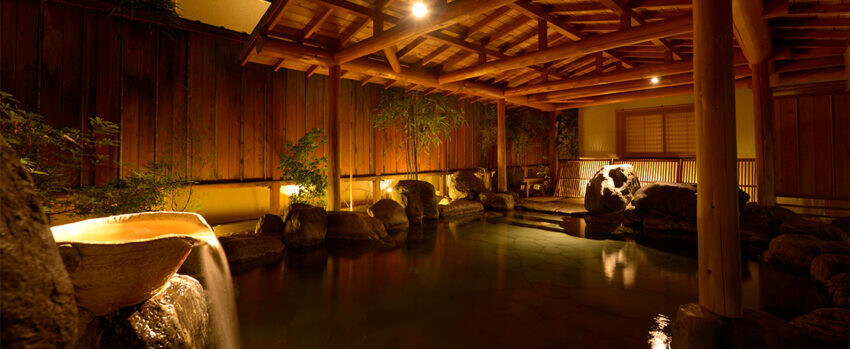 群馬水上溫泉自由行,住宿景點懶人包,必泡大露天浴池分享。