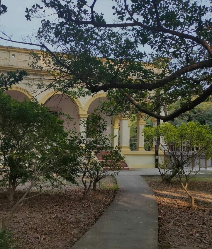 橋頭糖廠交通美食，門票資訊＆五分車體驗全包，吃冰搭五分車一日遊必玩。