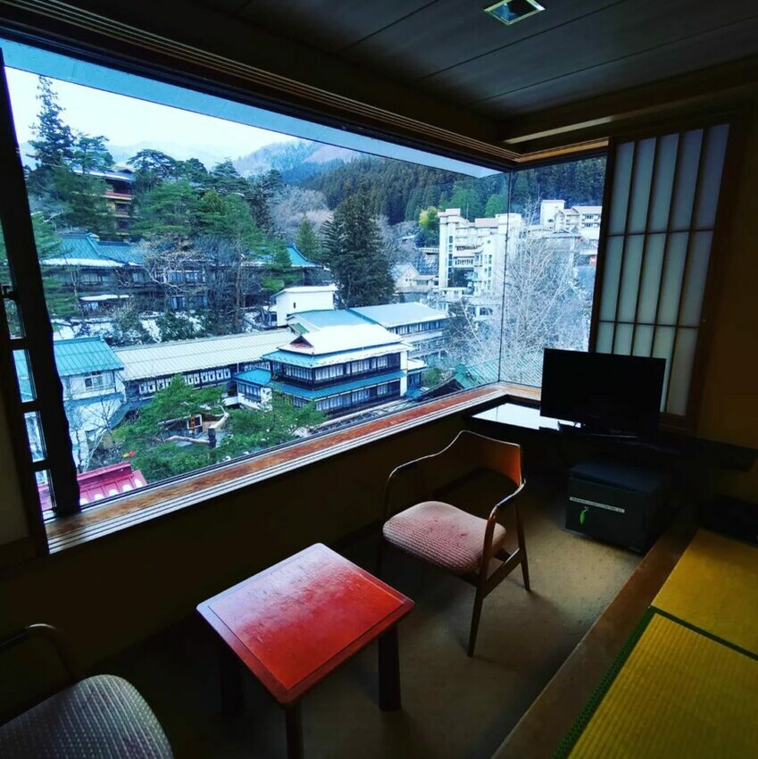 四萬溫泉自由行，住宿景點一日遊攻略，神隱少女景點攻略。