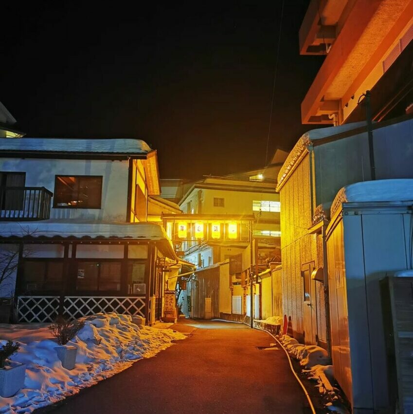 四萬溫泉自由行，住宿景點一日遊攻略，神隱少女景點攻略。