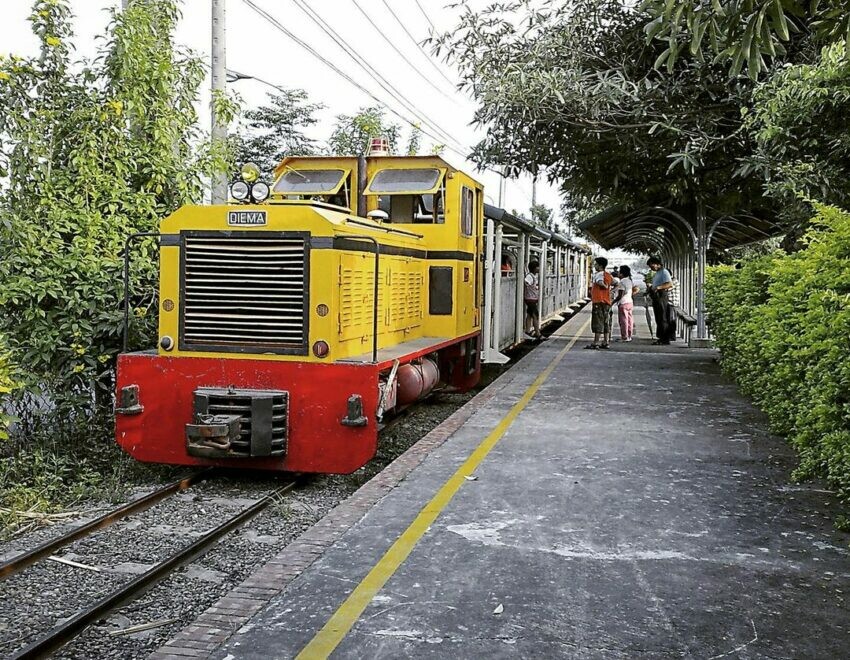橋頭糖廠交通美食，門票資訊＆五分車體驗全包，吃冰搭五分車一日遊必玩。