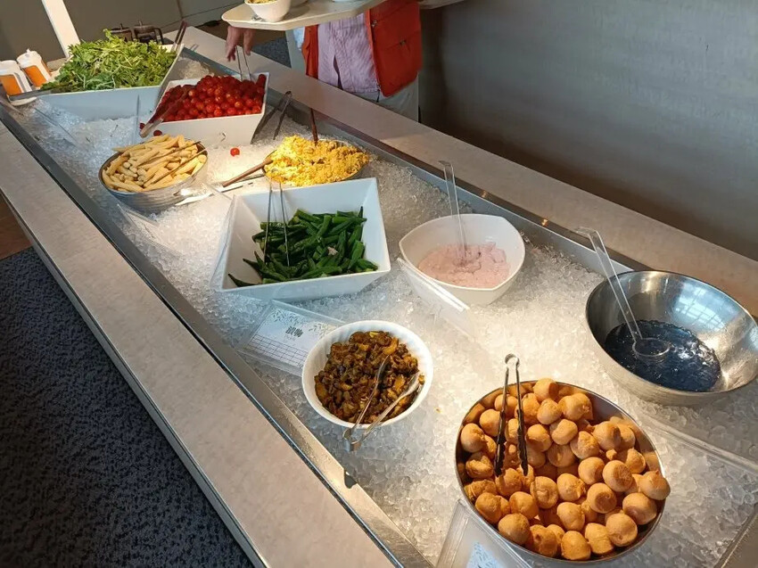 日本2024東京北海道|美瑛四季彩之丘，賞花賞景好放鬆~必吃生玉米、薰衣草牛奶霜淇淋!午餐哈蜜瓜吃到飽~~~好甜好