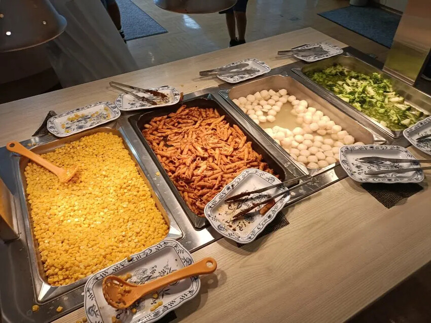 日本2024東京北海道|美瑛四季彩之丘，賞花賞景好放鬆~必吃生玉米、薰衣草牛奶霜淇淋!午餐哈蜜瓜吃到飽~~~好甜好