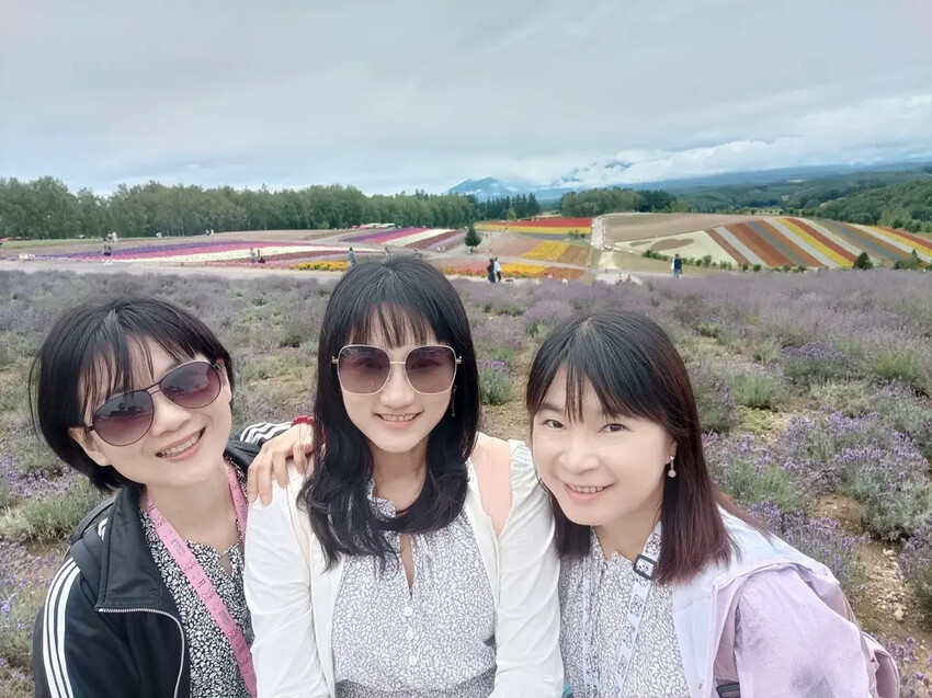 日本2024東京北海道|美瑛四季彩之丘，賞花賞景好放鬆~必吃生玉米、薰衣草牛奶霜淇淋!午餐哈蜜瓜吃到飽~~~好甜好