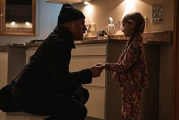 7-奧德蓋任務_劇照04_克里斯多夫沃茲（左）