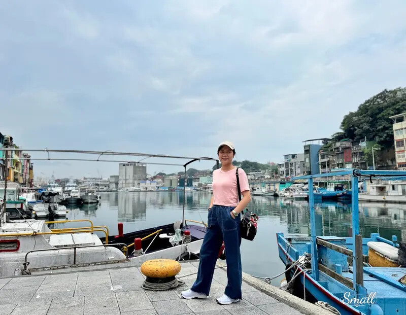 基隆必吃必去｜正濱漁港+台畜熱狗堡公車站+金龍肉羹｜繽紛好拍