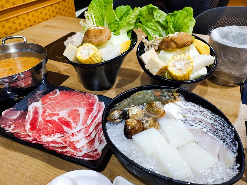 新竹尖石溫泉渡假推薦！泡湯住宿一站滿足，峇里島風住宿超美。