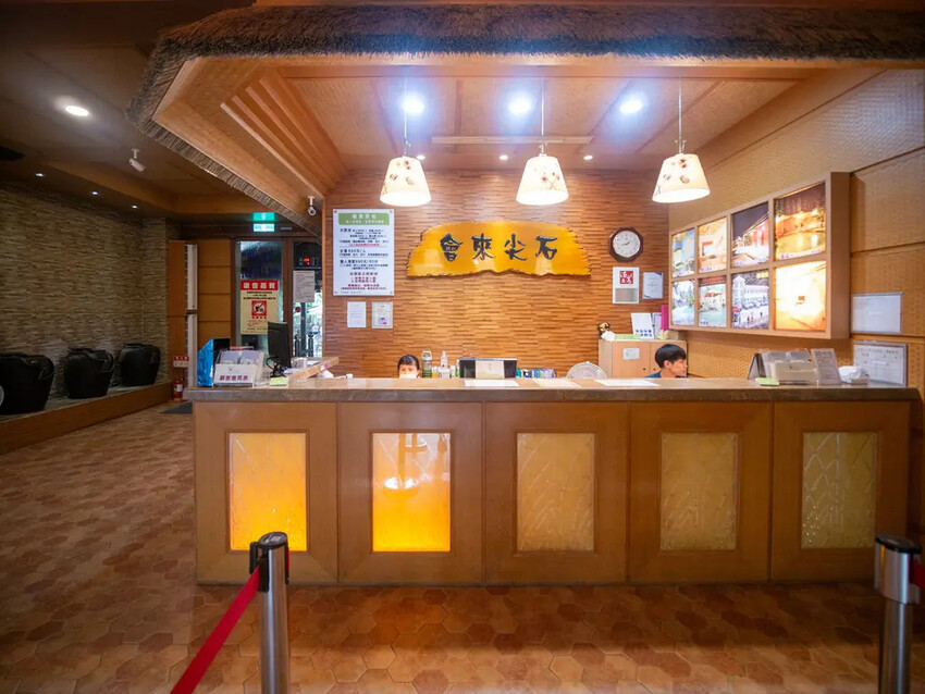 新竹尖石溫泉渡假推薦！泡湯住宿一站滿足，峇里島風住宿超美。