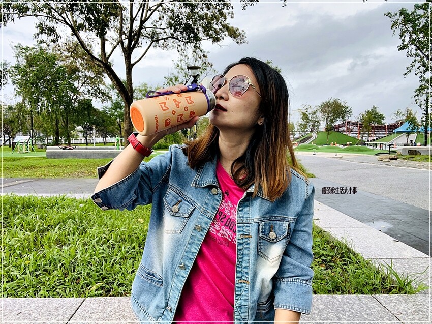 Lane Mouen手繪保溫杯推薦，兩用設計超實用。