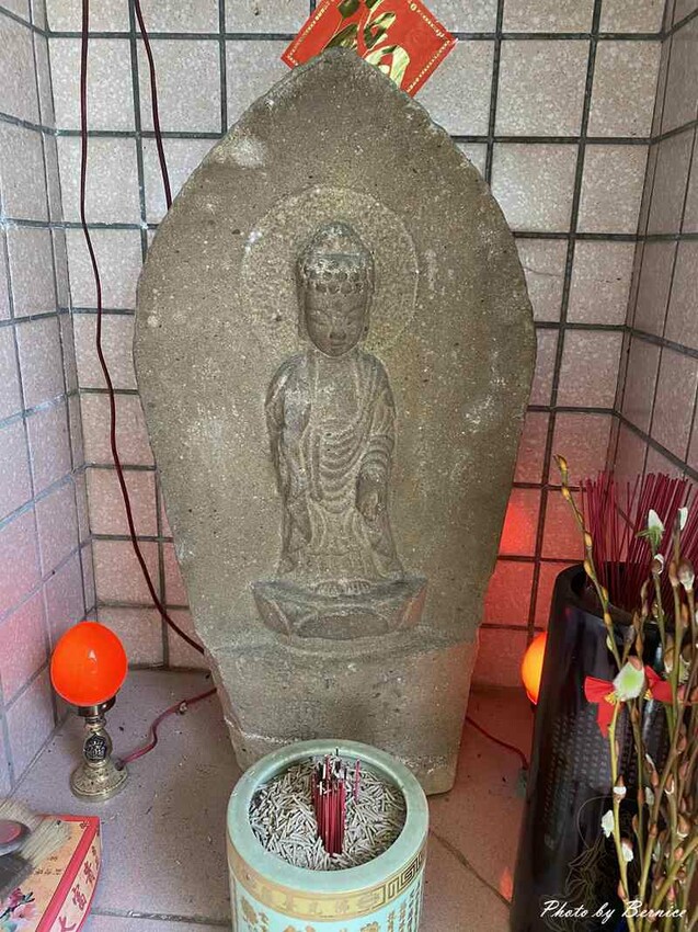 第六十四番石佛.台北新四國遍路~差點消失的64番感謝爺奶留下這石佛文化 @Bernice的隨手筆記