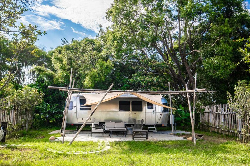 卓蘭小巷清風豪華露營，一泊三食網美必拍。