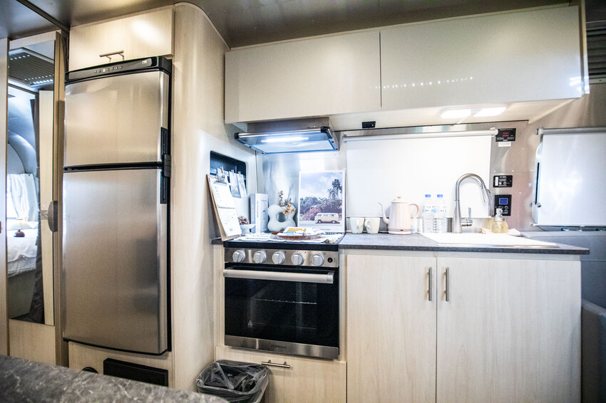 卓蘭小巷清風豪華露營，一泊三食網美必拍。