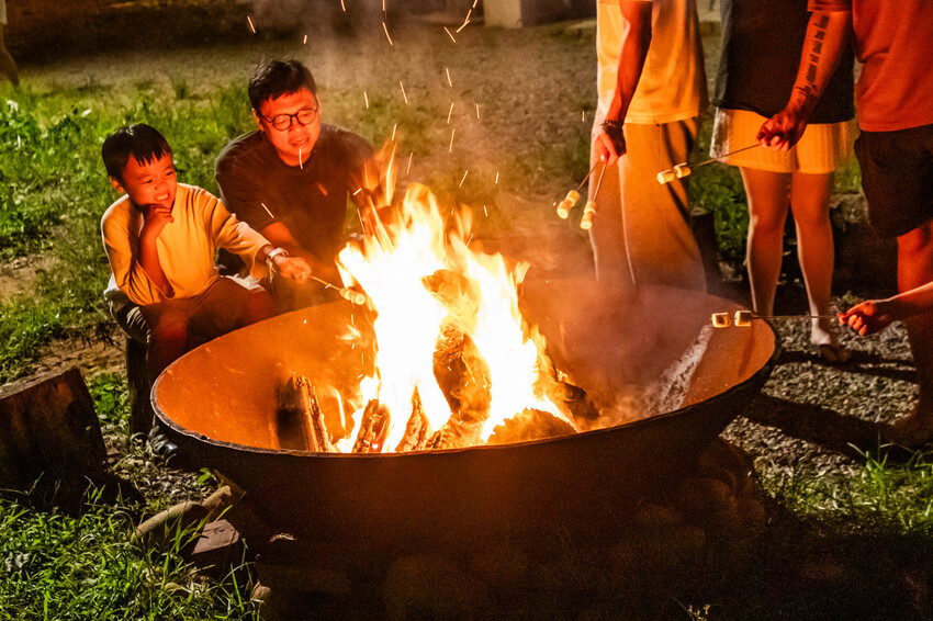 卓蘭小巷清風豪華露營，一泊三食網美必拍。