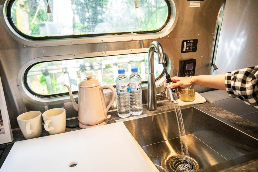 卓蘭小巷清風豪華露營，一泊三食網美必拍。