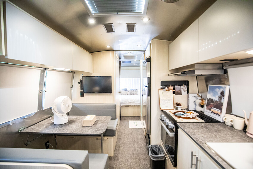 卓蘭小巷清風豪華露營，一泊三食網美必拍。