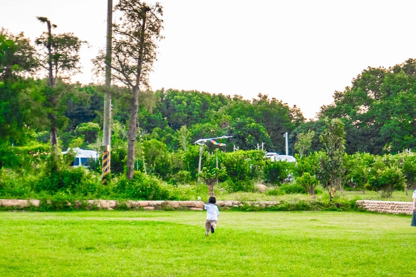 卓蘭小巷清風豪華露營，一泊三食網美必拍。