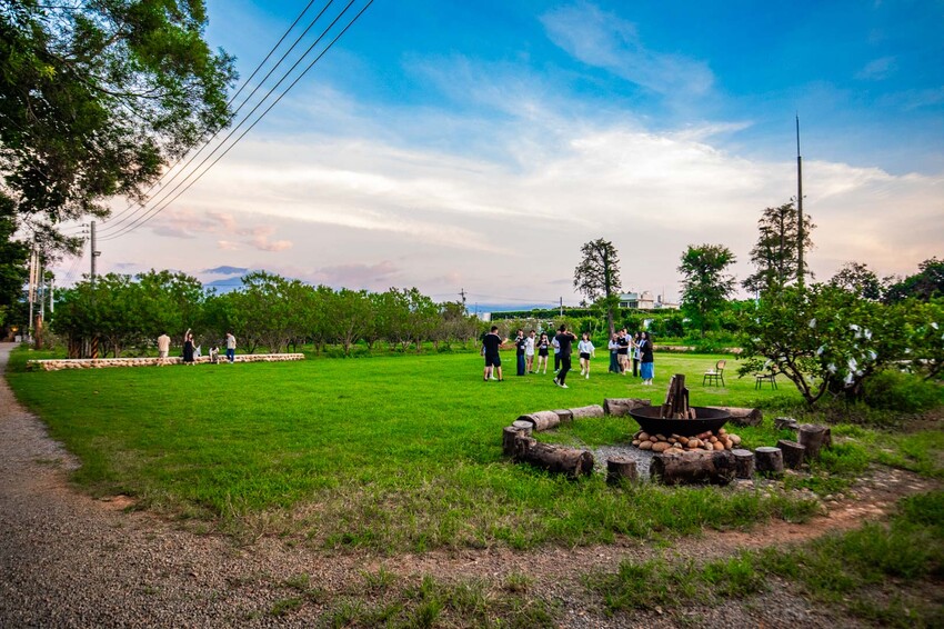 卓蘭小巷清風豪華露營，一泊三食網美必拍。