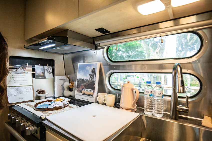 卓蘭小巷清風豪華露營，一泊三食網美必拍。