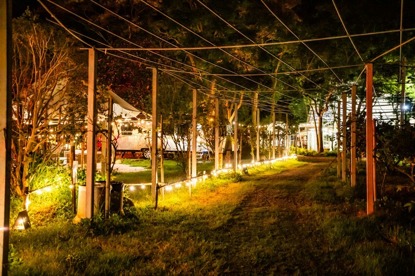 卓蘭小巷清風豪華露營，一泊三食網美必拍。