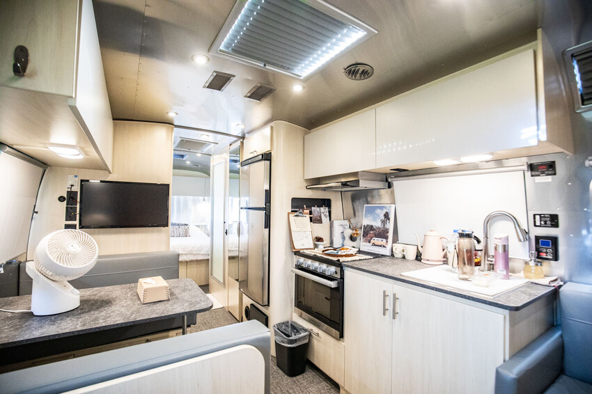 卓蘭小巷清風豪華露營，一泊三食網美必拍。