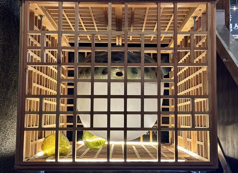 去韓國釜山海雲台別錯過！錦繡河豚本店55年老店，米其林推四吃套餐超值。