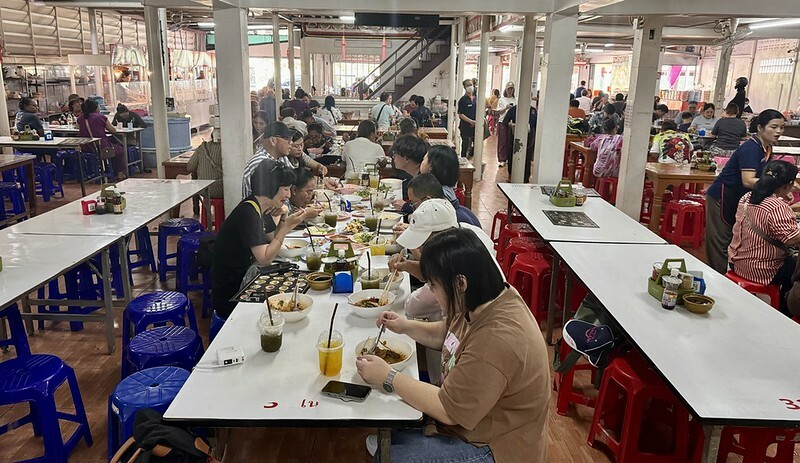 泰國清邁泰北咖哩意麵神店！在地人激推Khao Soi Samerjai，連續六年米其林必比登。