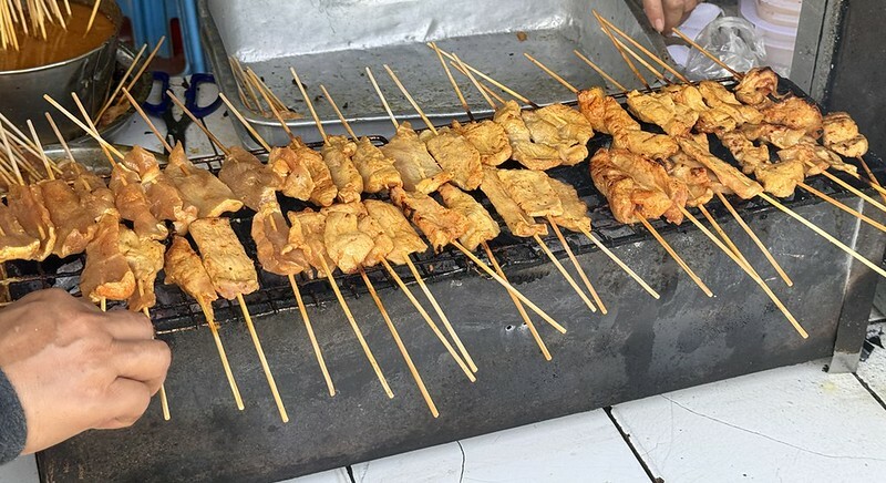 泰國清邁泰北咖哩意麵神店！在地人激推Khao Soi Samerjai，連續六年米其林必比登。