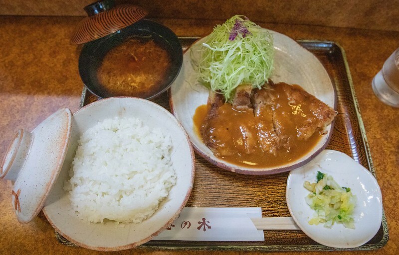 岡山倉敷必吃！梅の木味噌炸豬排45年老店，倉敷名店梅の木。