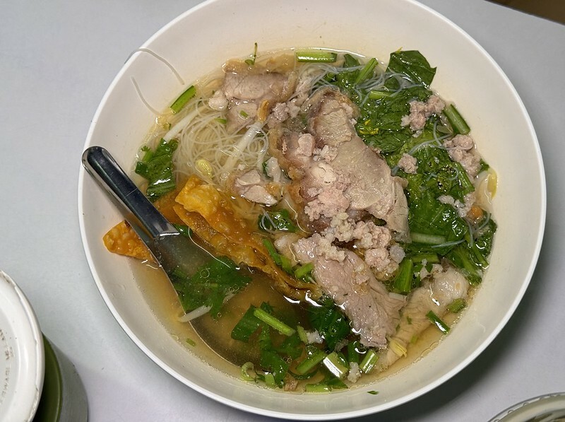 泰國清邁泰北咖哩意麵神店！在地人激推Khao Soi Samerjai，連續六年米其林必比登。