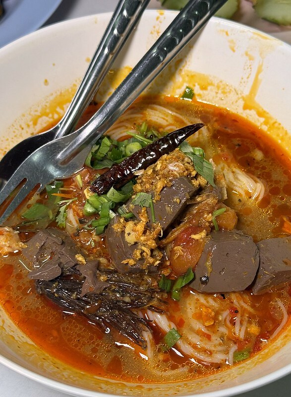 泰國清邁泰北咖哩意麵神店！在地人激推Khao Soi Samerjai，連續六年米其林必比登。