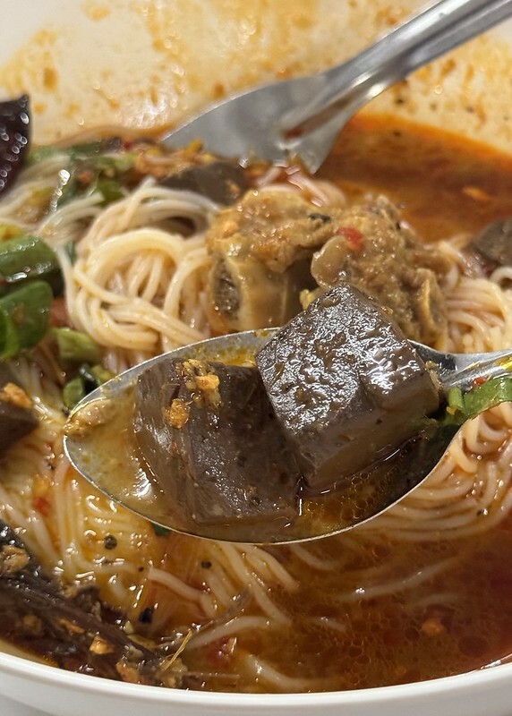 泰國清邁泰北咖哩意麵神店！在地人激推Khao Soi Samerjai，連續六年米其林必比登。