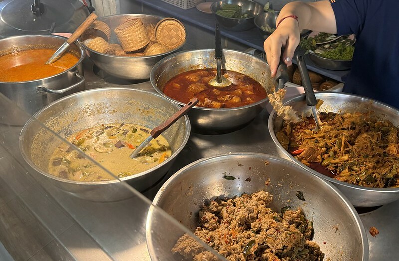 泰國清邁泰北咖哩意麵神店！在地人激推Khao Soi Samerjai，連續六年米其林必比登。