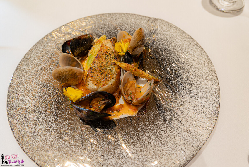 澳門頂級餐廳碧麗宮融合中西美味，精緻料理推薦。