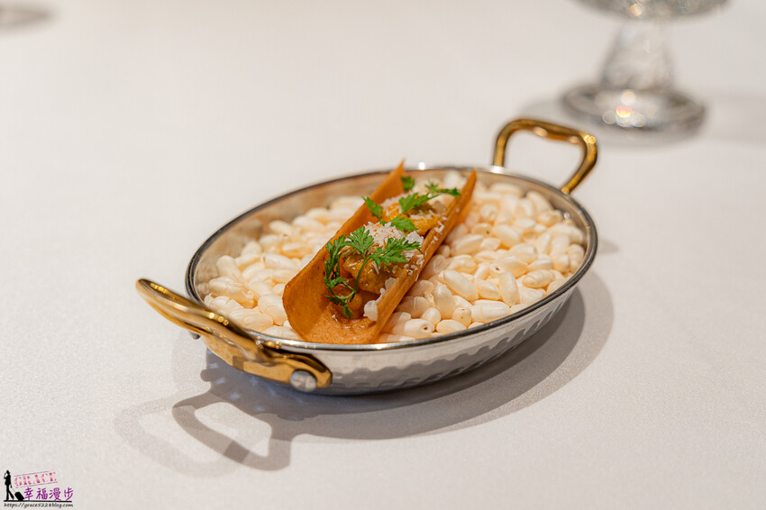 澳門頂級餐廳碧麗宮融合中西美味，精緻料理推薦。