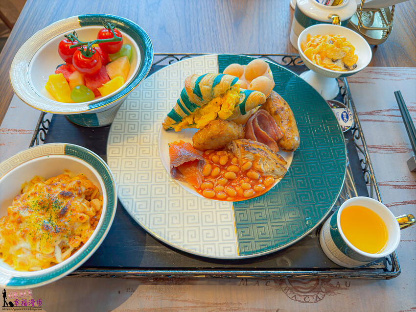 澳門頂級餐廳碧麗宮融合中西美味，精緻料理推薦。