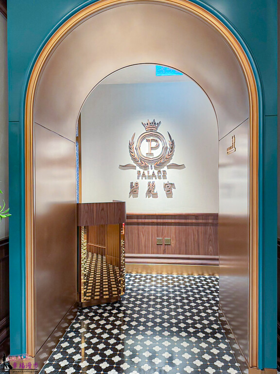 澳門頂級餐廳碧麗宮融合中西美味，精緻料理推薦。