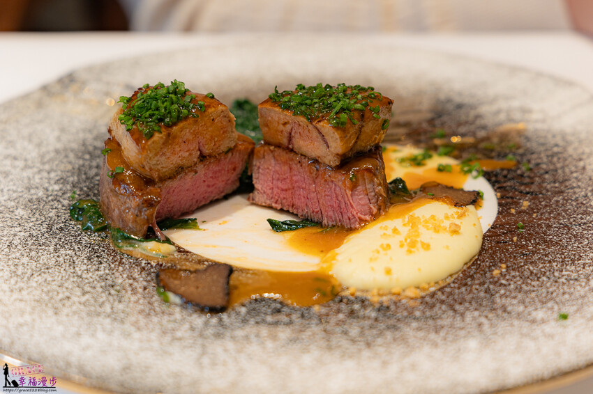 澳門頂級餐廳碧麗宮融合中西美味，精緻料理推薦。