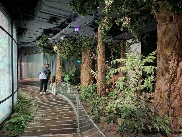 桃園市龜山區台塑企業文物館 | 桃園免門票室內景點．體驗開卡車的樂趣．岩洞裡看能源劇場．展示內容豐富好拍照！