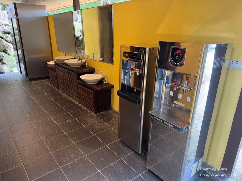 苗栗縣南庄鄉赫利豐岳露營區-營區有小動物，還有懶人露營免搭帳