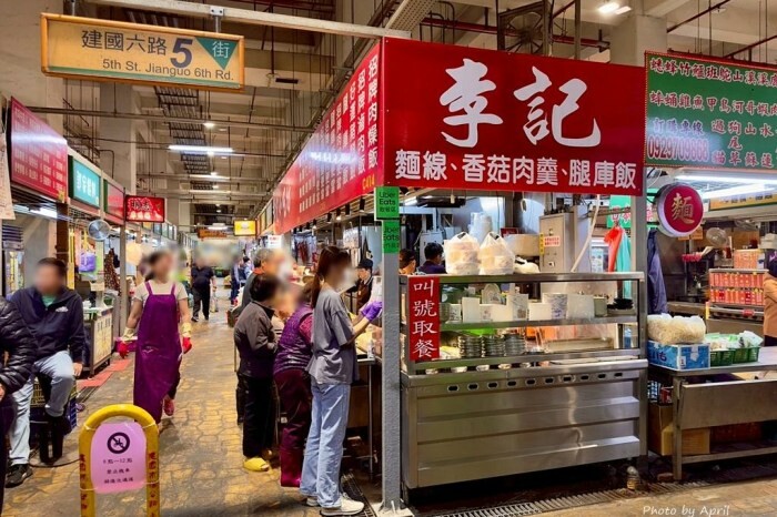 苗栗縣南庄鄉赫利豐岳露營區-營區有小動物，還有懶人露營免搭帳