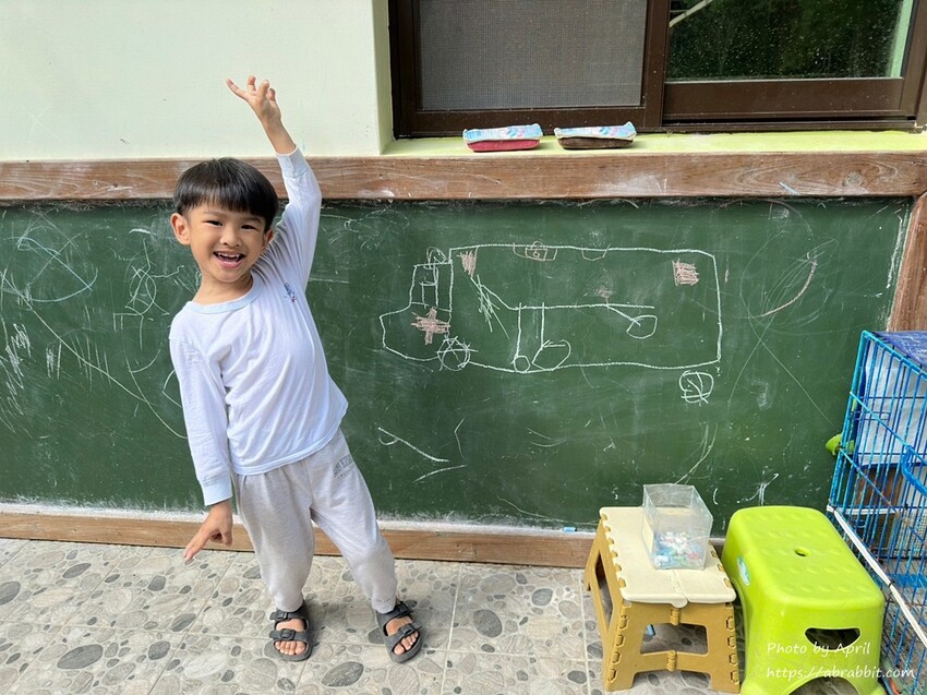 苗栗縣南庄鄉赫利豐岳露營區-營區有小動物，還有懶人露營免搭帳