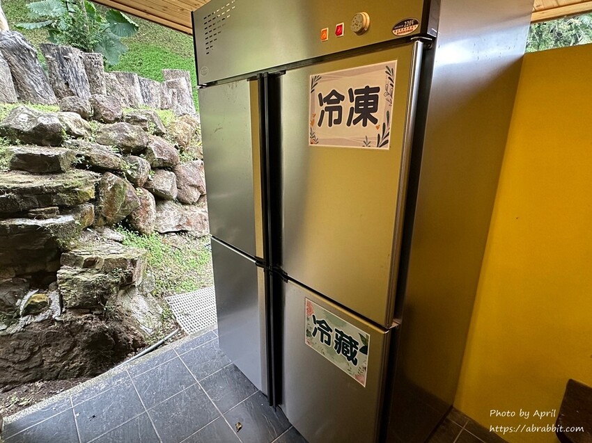 苗栗縣南庄鄉赫利豐岳露營區-營區有小動物，還有懶人露營免搭帳