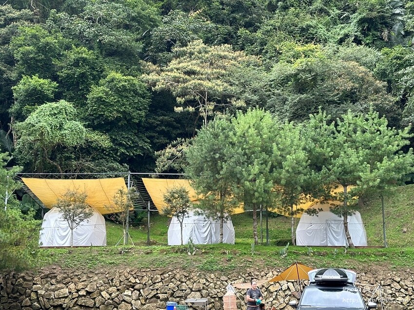苗栗縣南庄鄉赫利豐岳露營區-營區有小動物，還有懶人露營免搭帳