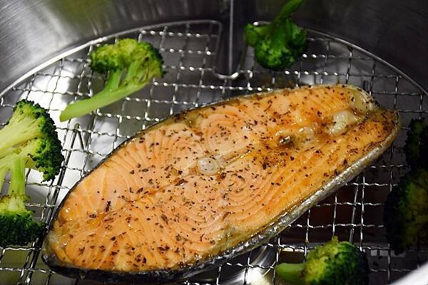 垣の氣炸鍋熱銷！316鋼內鍋超萬用，多功能氣炸鍋推薦。
